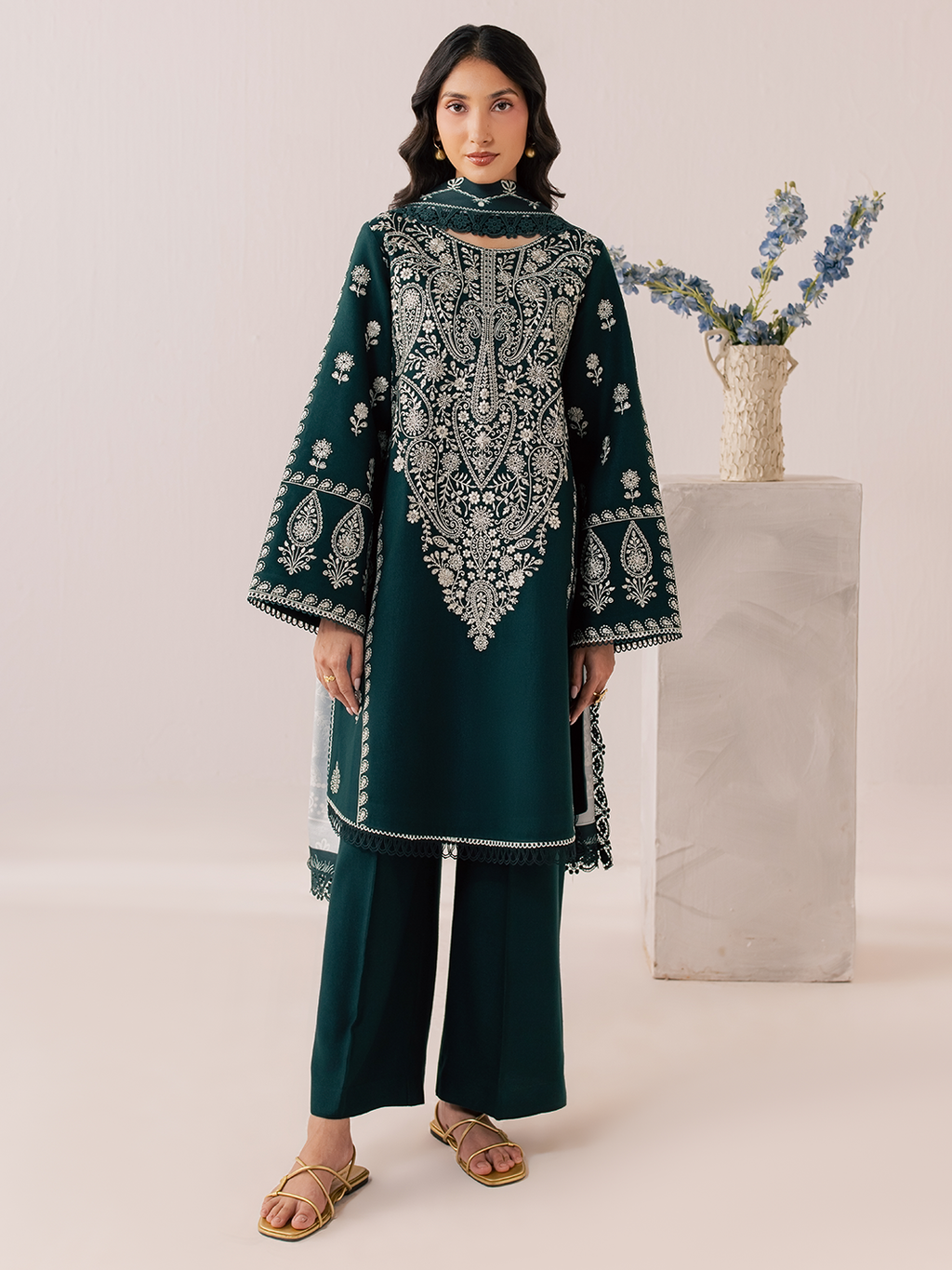 Mahnur | Sage winter Lilen | IIM-04