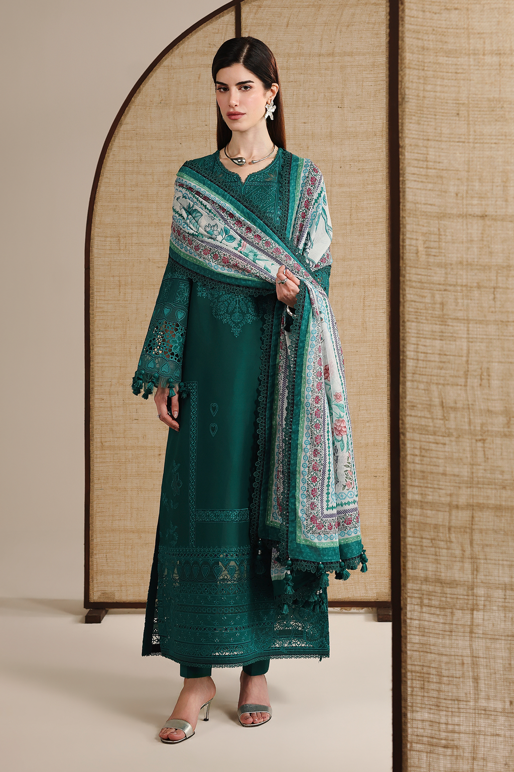 Jazmin | Iris Embroidered Lawn | IL26-D03