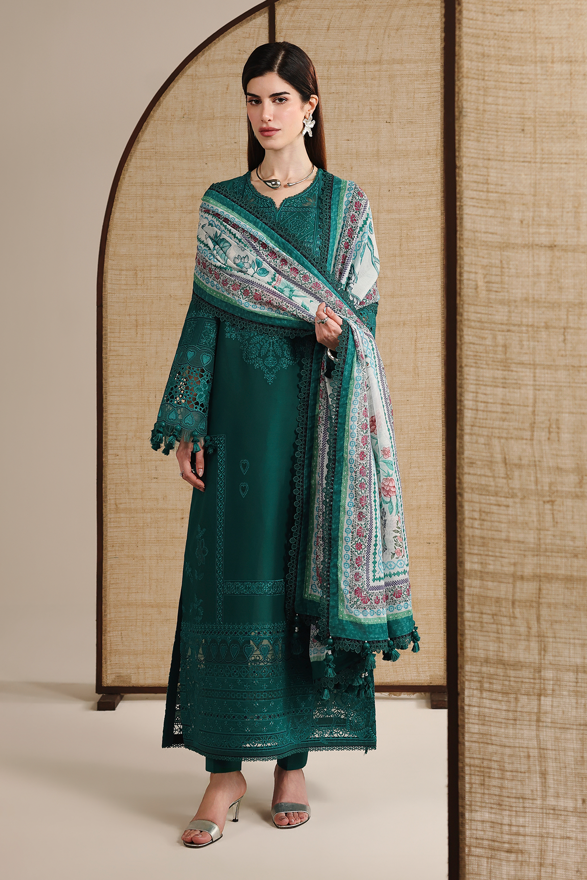Jazmin | Iris Embroidered Lawn | IL26-D03