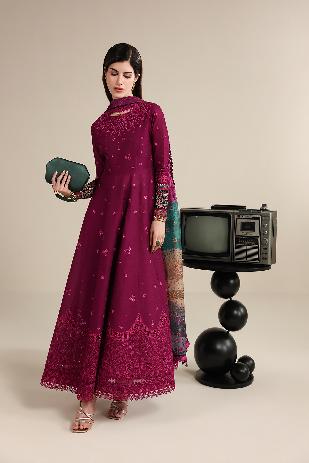 Jazmin | Iris Embroidered Lawn | IL26-D02