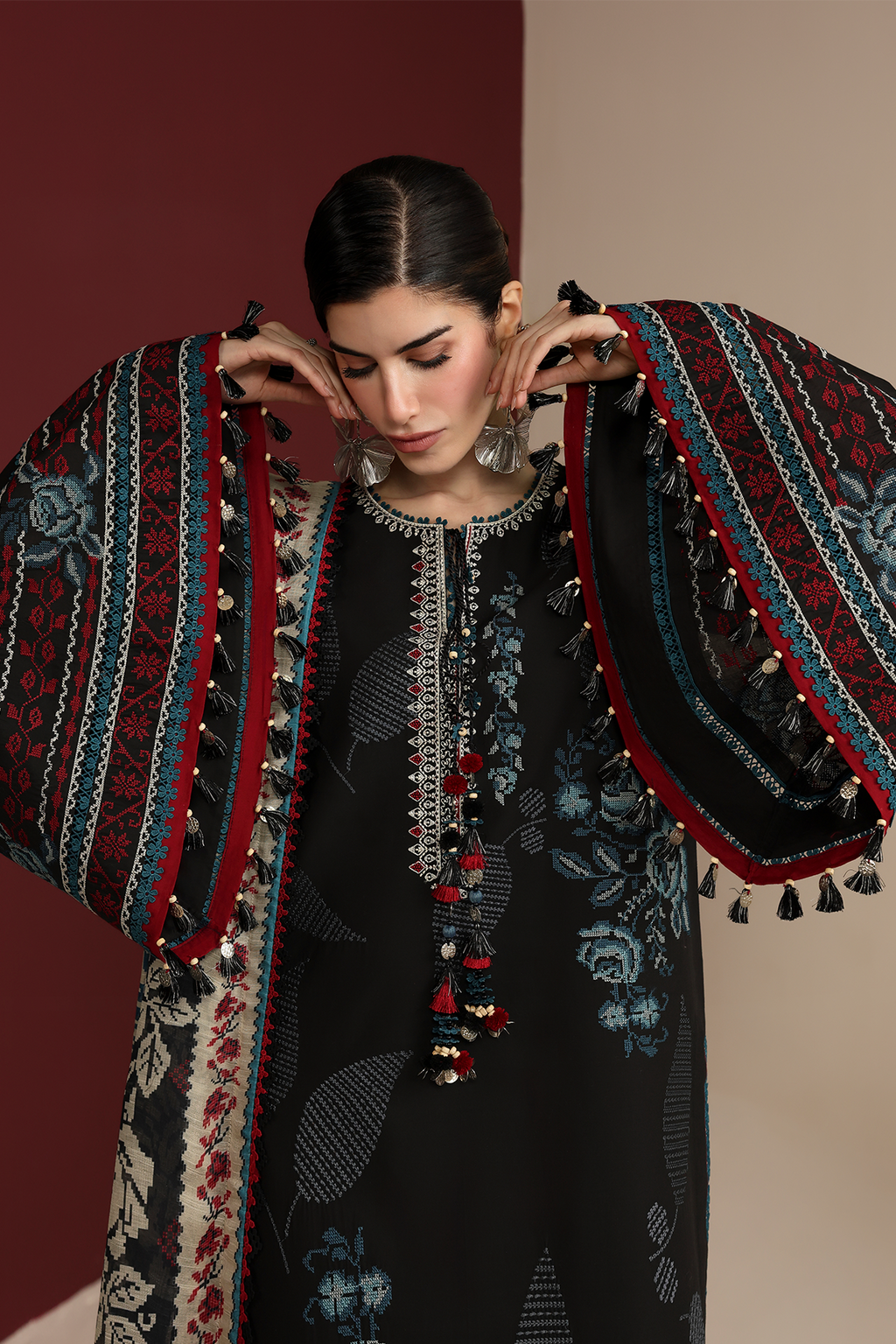 Jazmin | Iris Embroidered Lawn | IL26-D05