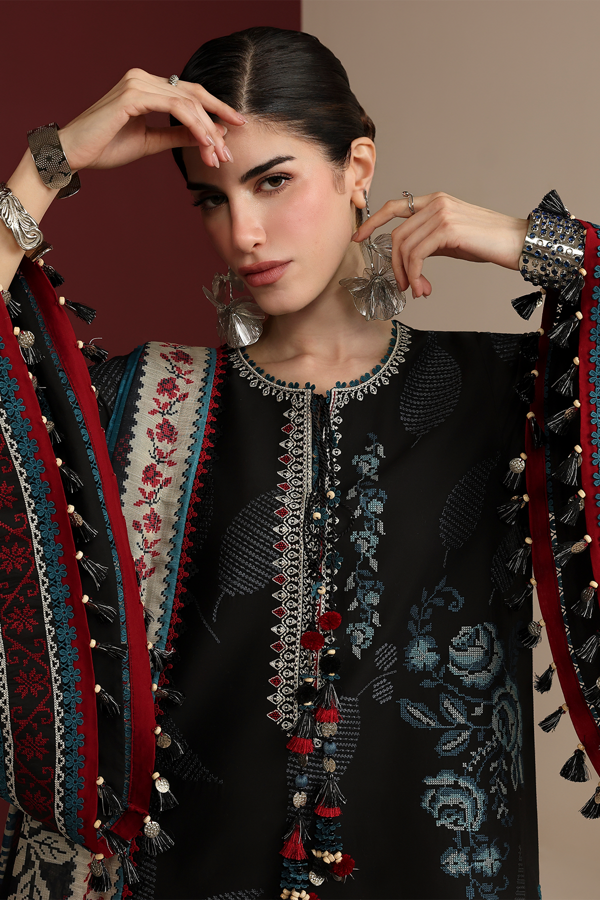 Jazmin | Iris Embroidered Lawn | IL26-D05