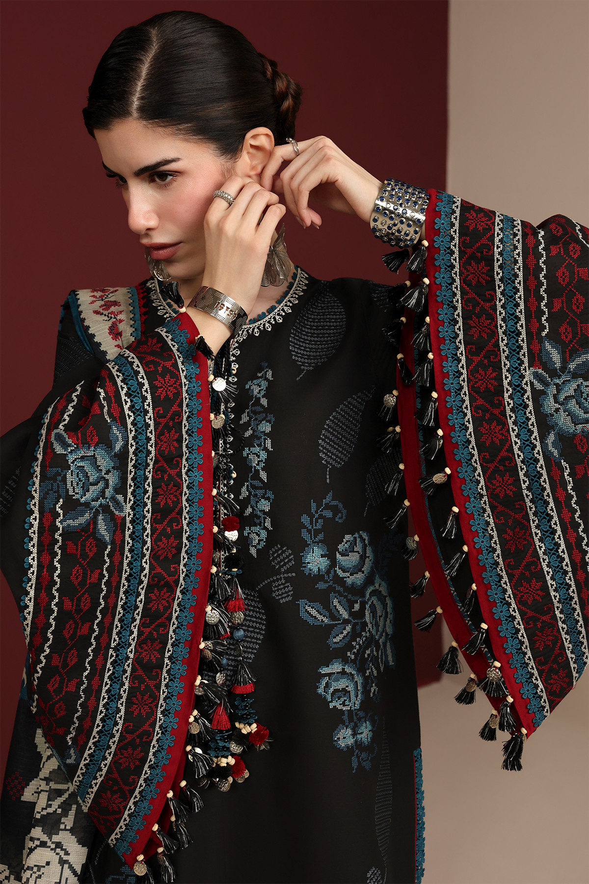 Jazmin | Iris Embroidered Lawn | IL26-D05