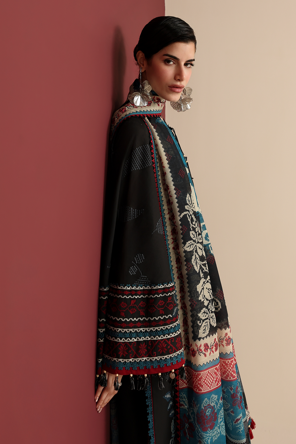 Jazmin | Iris Embroidered Lawn | IL26-D05