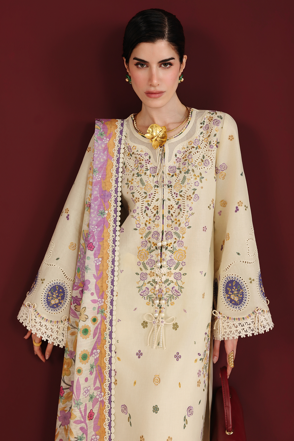 Jazmin | Iris Embroidered Lawn | IL26-D01