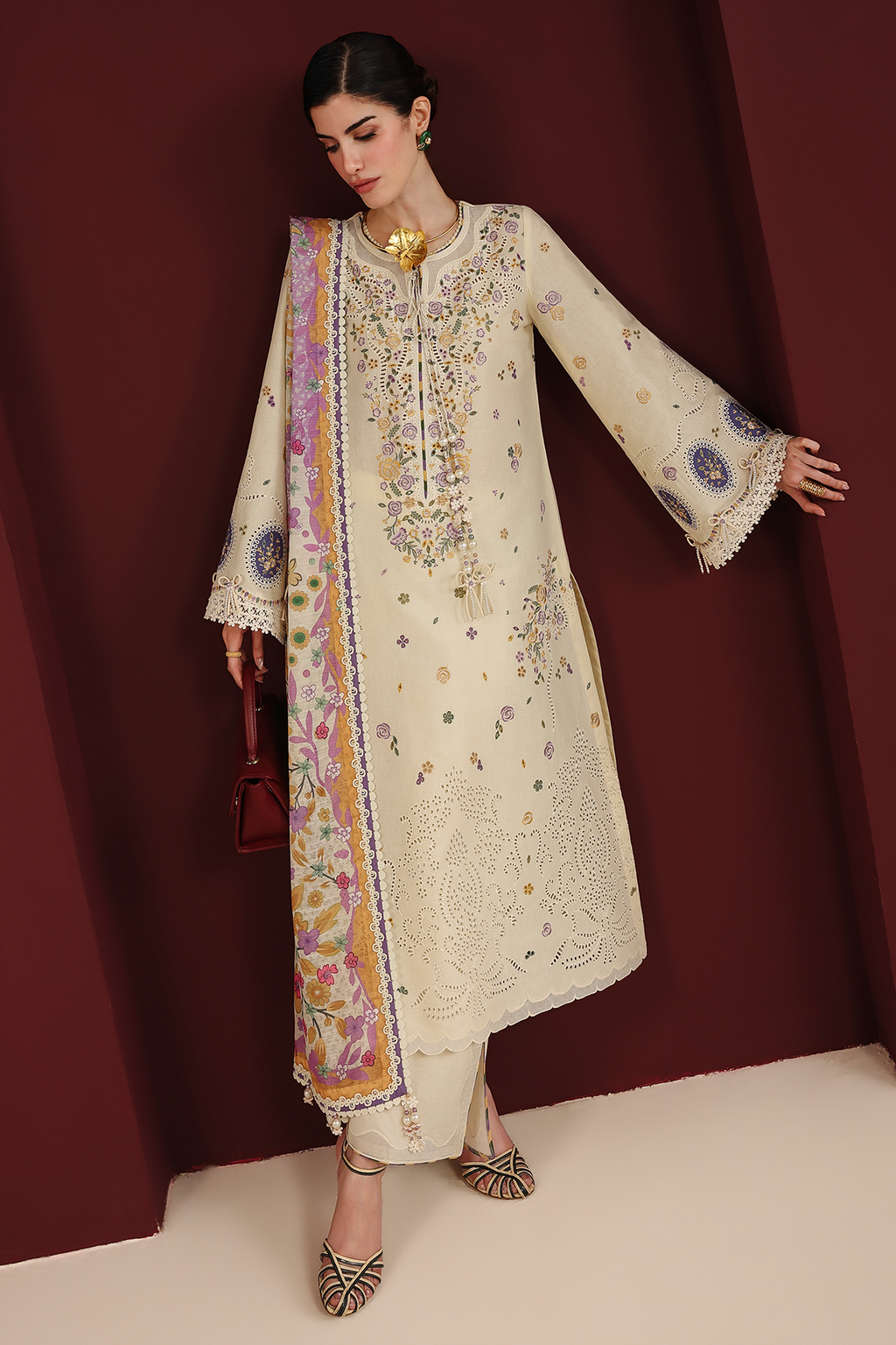 Jazmin | Iris Embroidered Lawn | IL26-D01