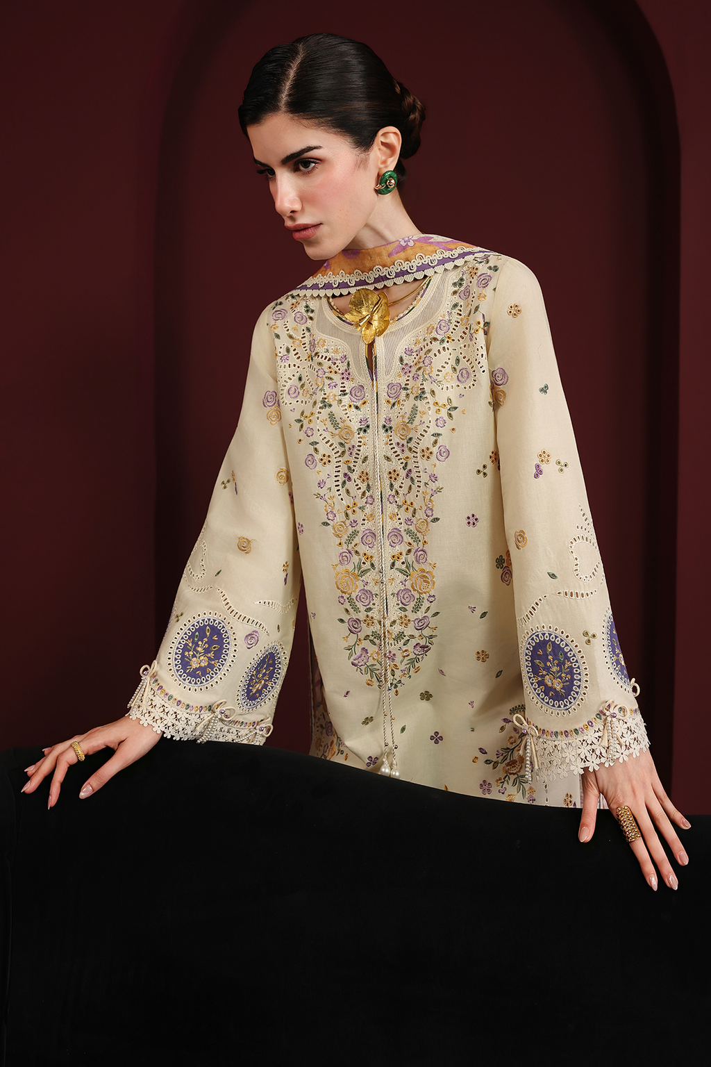 Jazmin | Iris Embroidered Lawn | IL26-D01