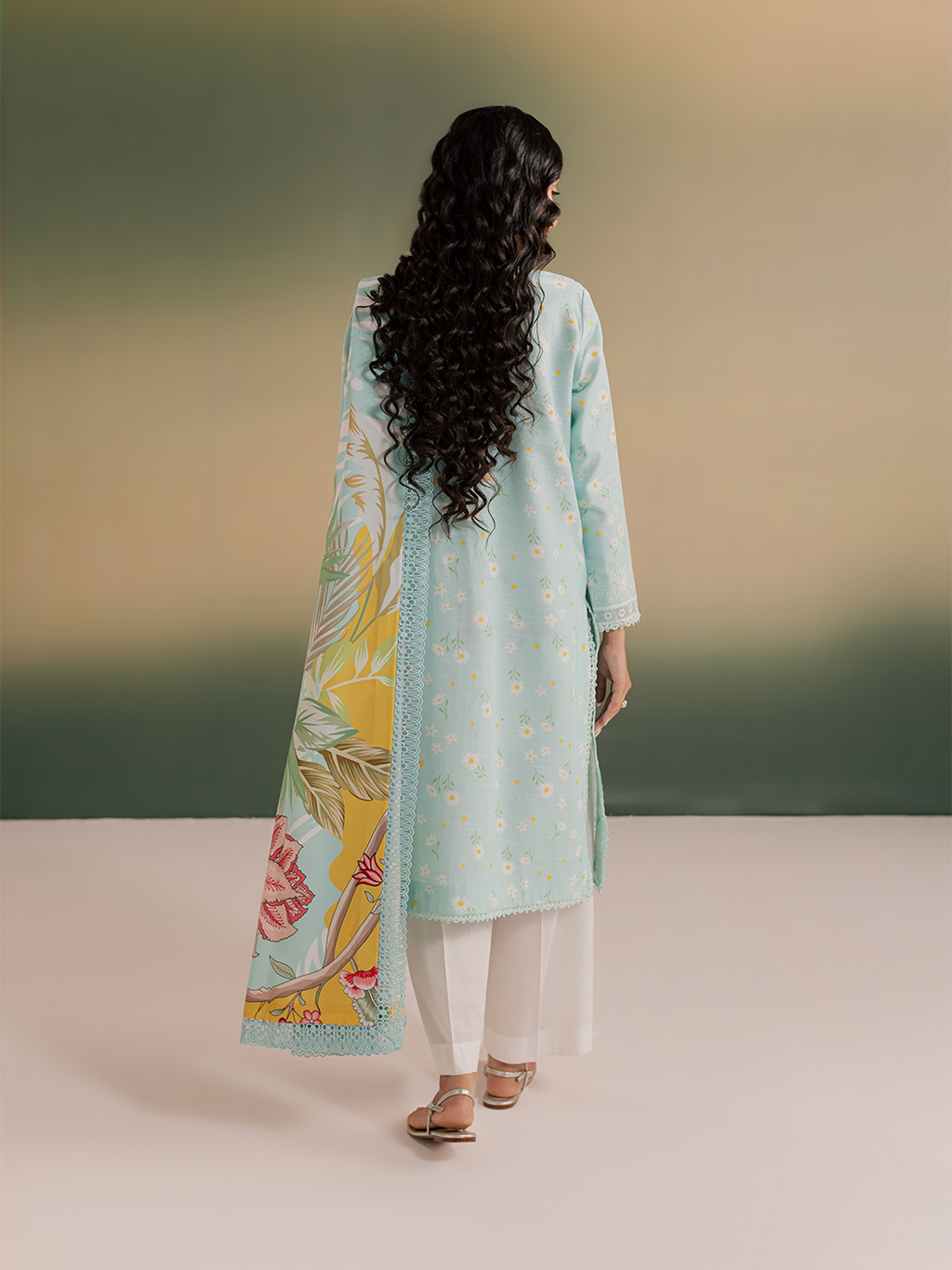 Mahnur | Sage winter Lilen | IIM-05