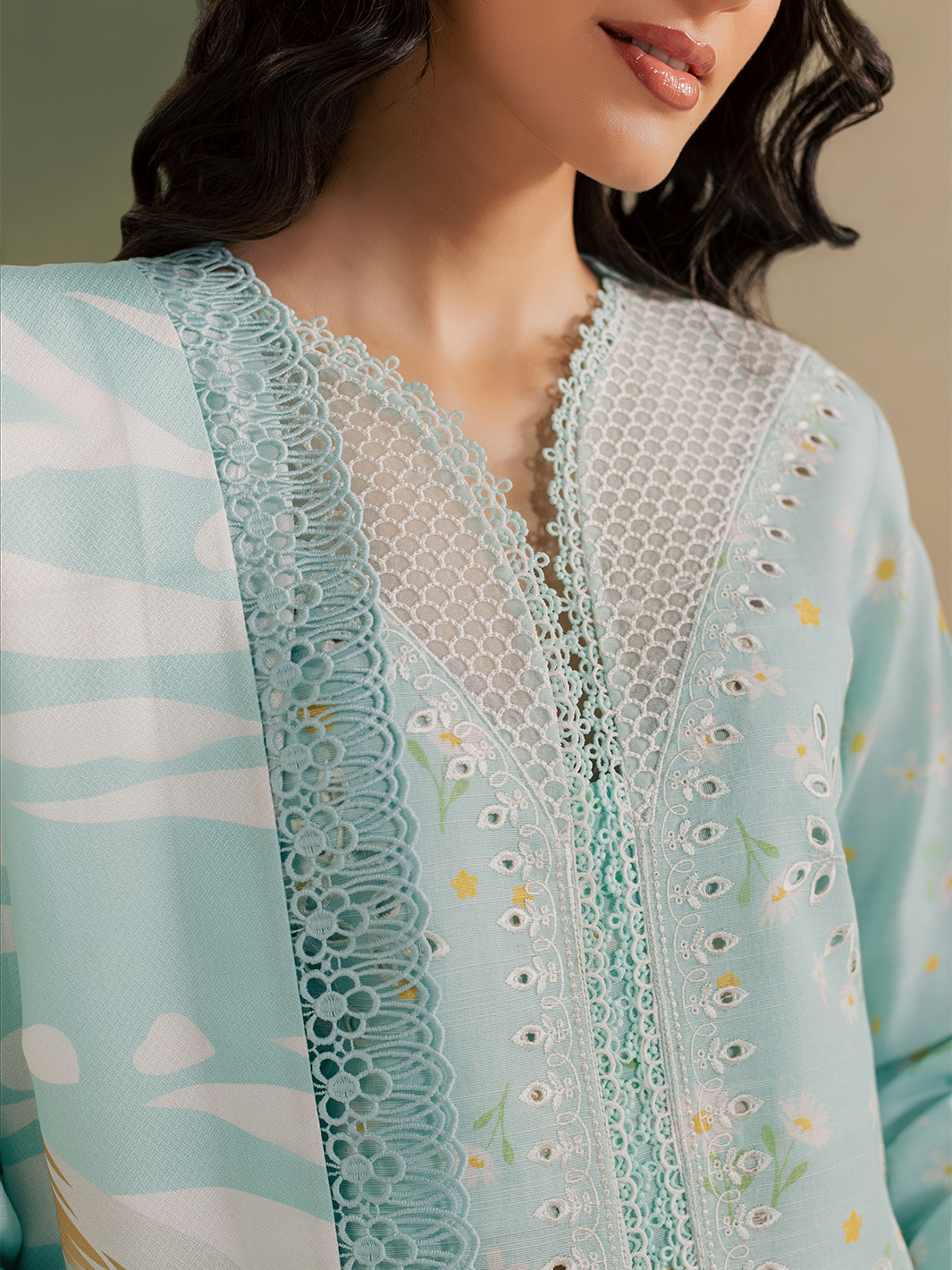 Mahnur | Sage winter Lilen | IIM-05