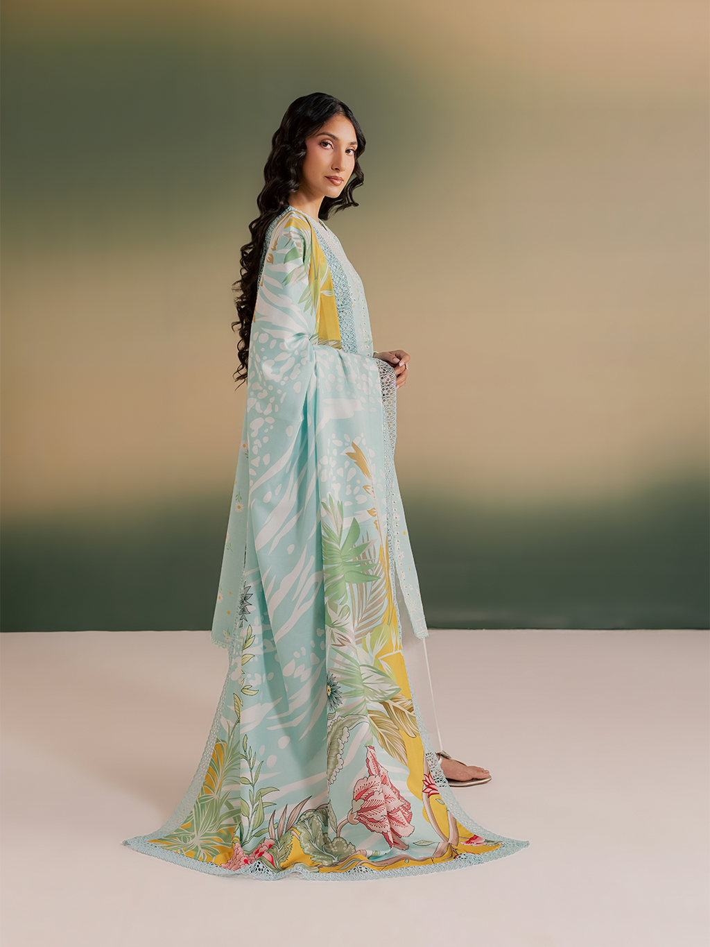 Mahnur | Sage winter Lilen | IIM-05