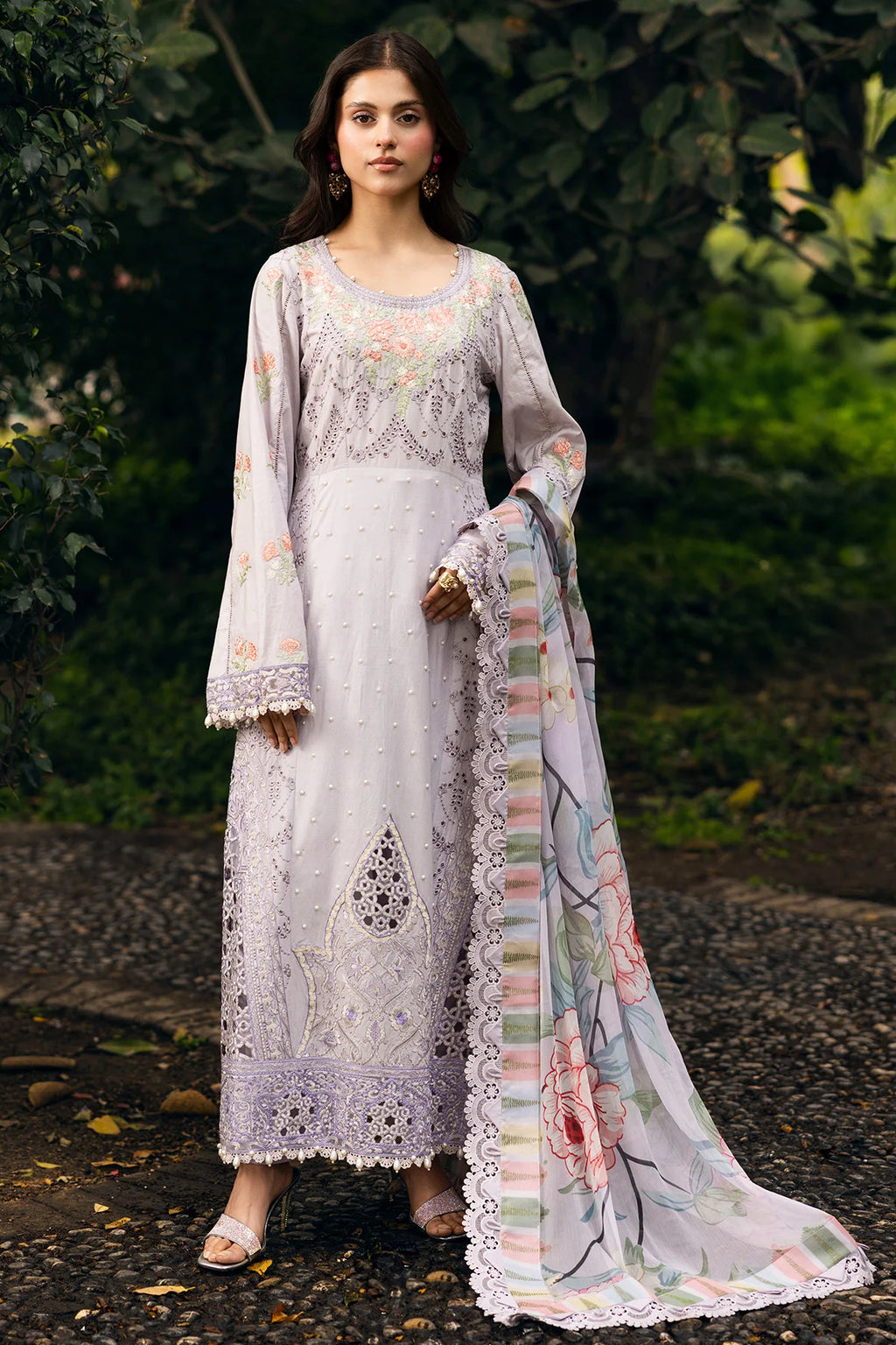 Raeesa | Garden of Eve Luxury Lawn 25 |    Eris_B