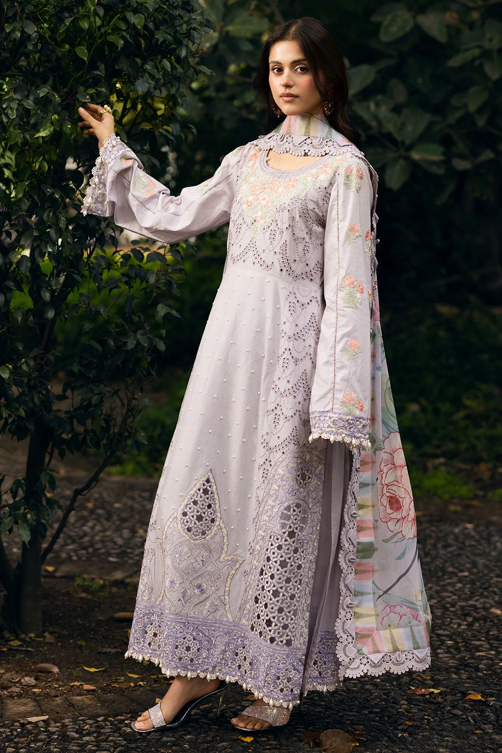 Raeesa | Garden of Eve Luxury Lawn 25 |    Eris_B