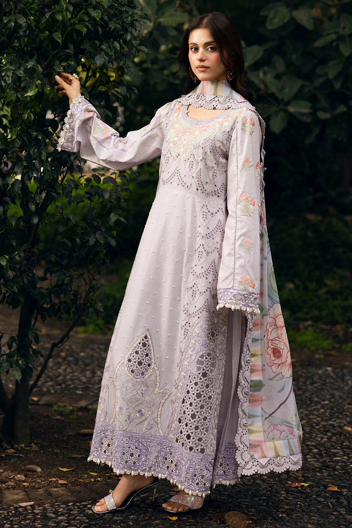 Raeesa | Garden of Eve Luxury Lawn 25 |    Eris_B