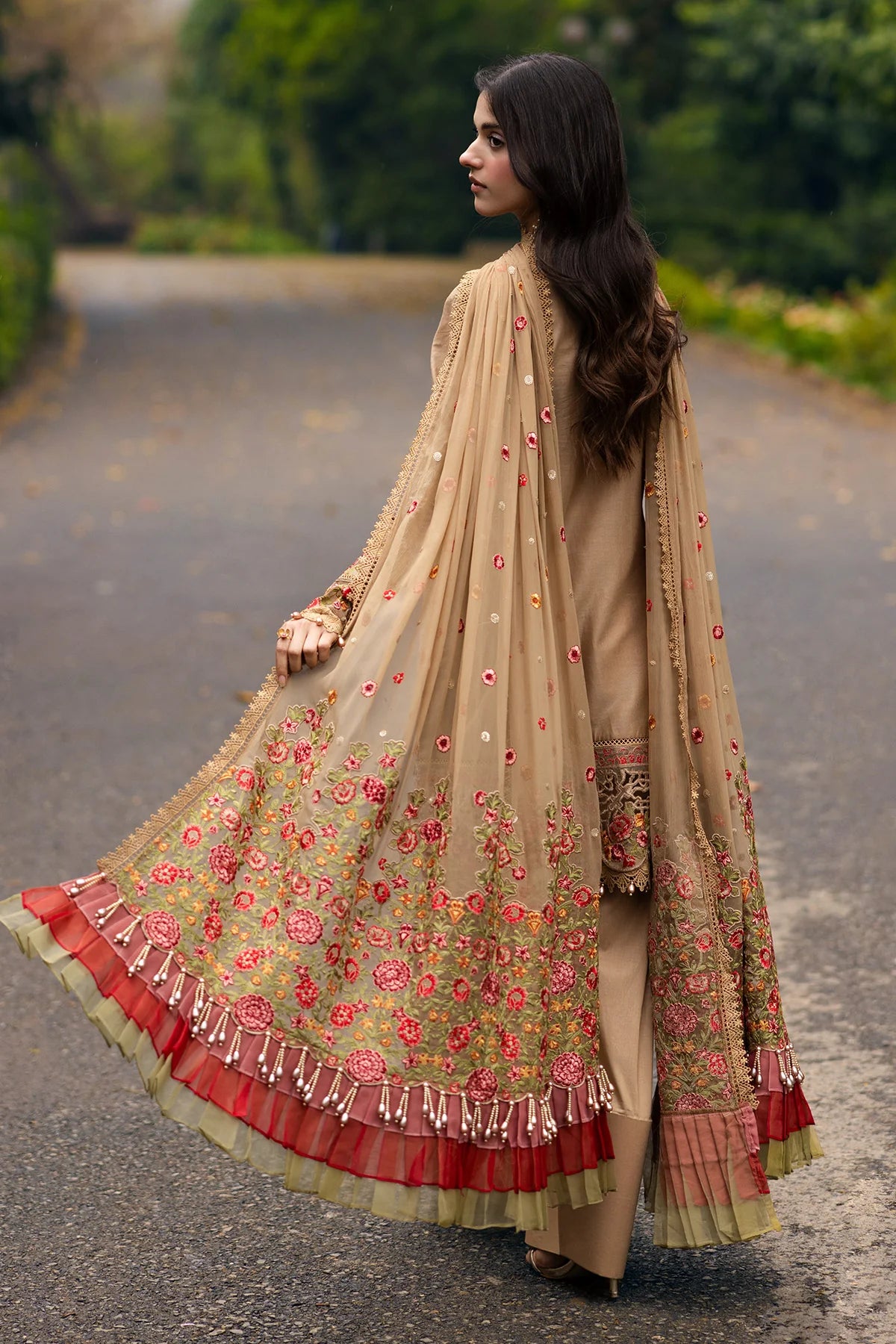 Raeesa | Garden of Eve Luxury Lawn 25 |   Enya_B