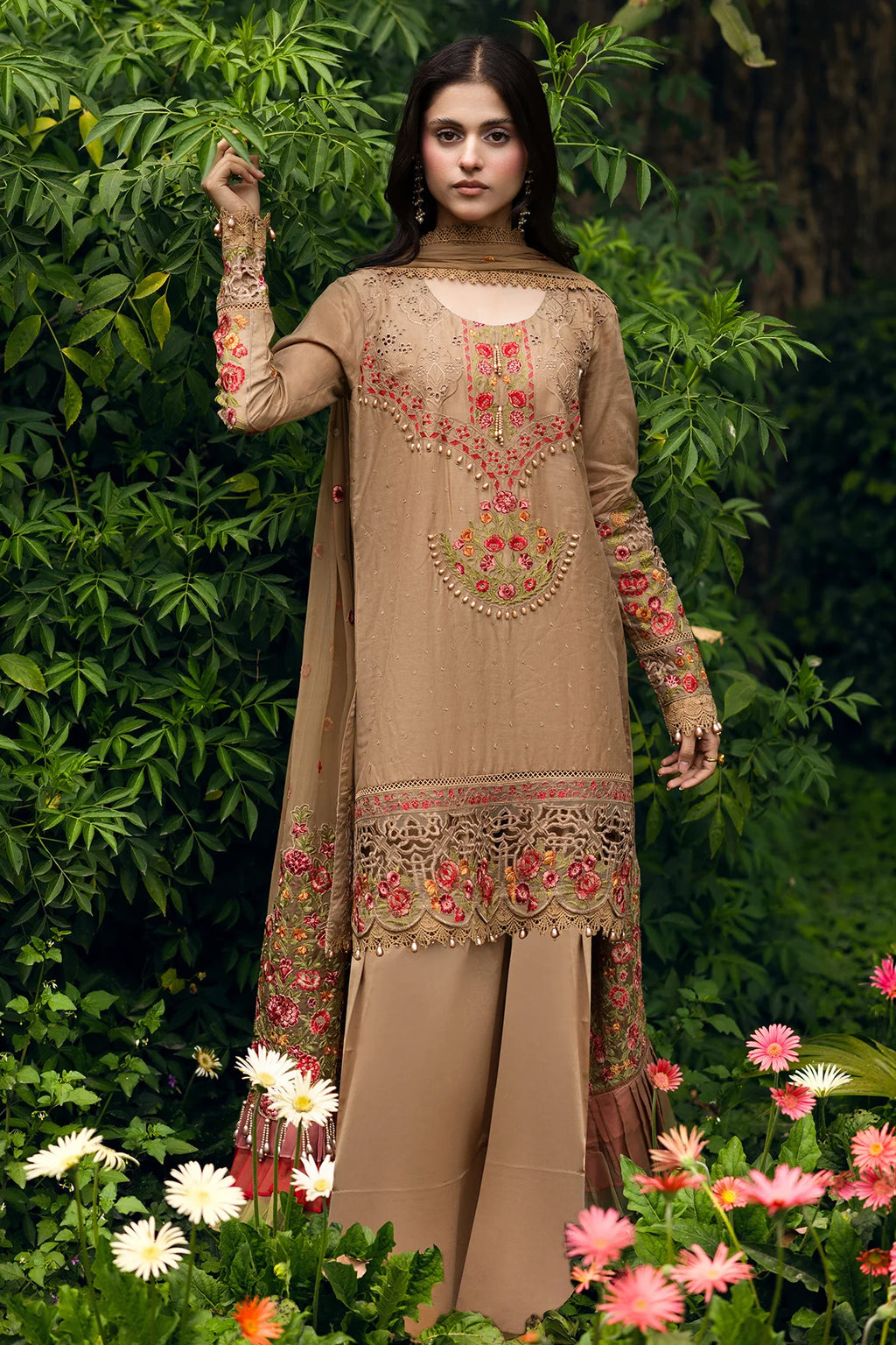 Raeesa | Garden of Eve Luxury Lawn 25 |   Enya_B