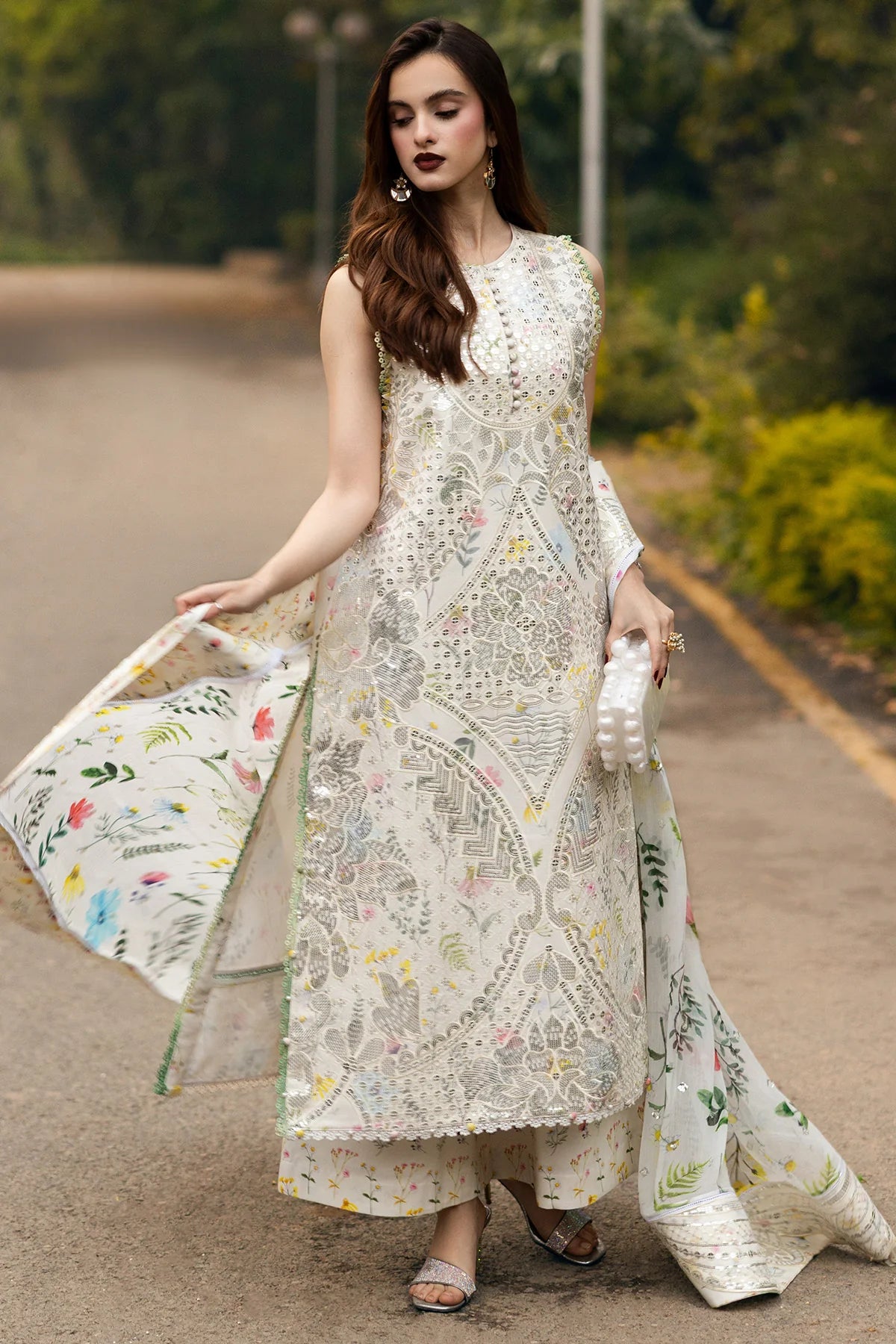 Raeesa | Garden of Eve Luxury Lawn 25 | Evynne_A
