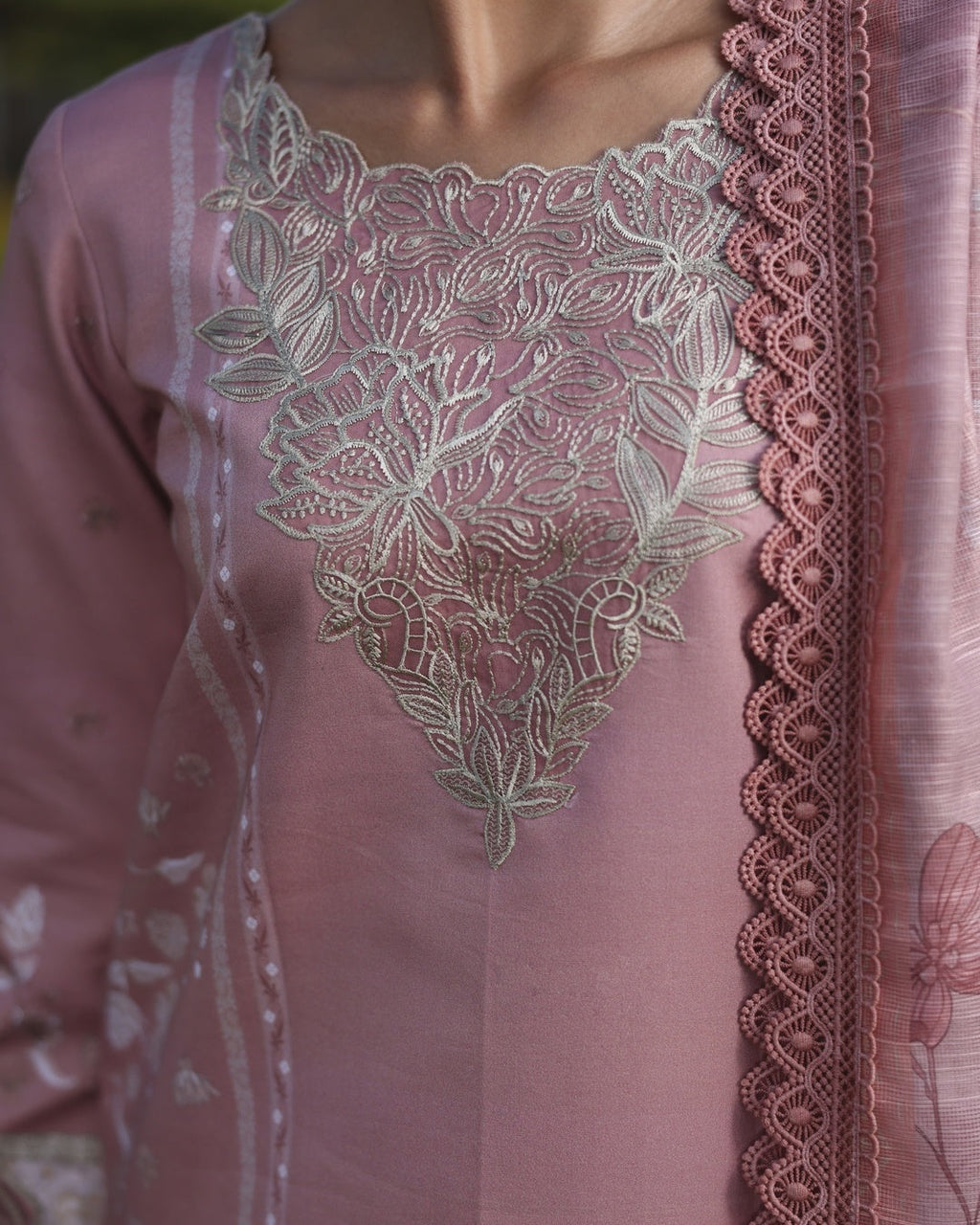 Ayleen | Weave & Wonder Digital Printed Lawn | Khushrang