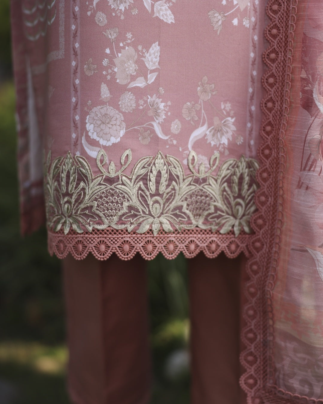 Ayleen | Weave & Wonder Digital Printed Lawn | Khushrang