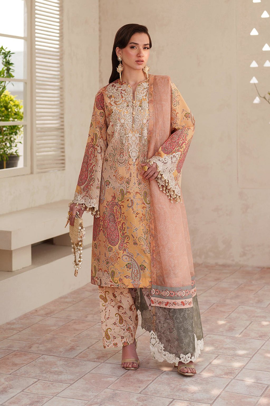 Baroque | Embroidered lawn | UF-4403