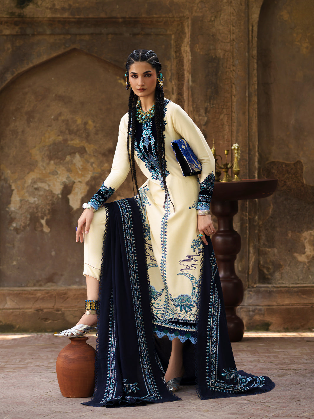 BIn Ilyas | Gulnar Karandi '26 Winter | 1011 B