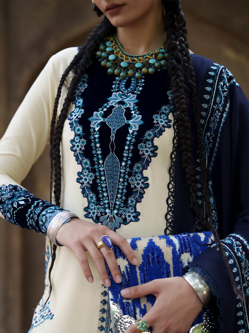 BIn Ilyas | Gulnar Karandi '26 Winter | 1011 B