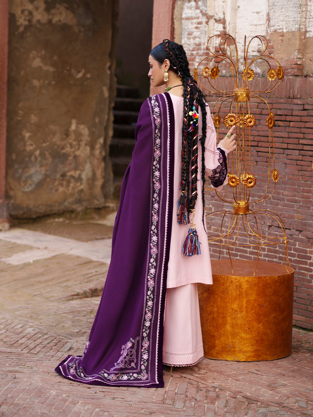 BIn Ilyas | Gulnar Karandi '26 Winter | 1012 B