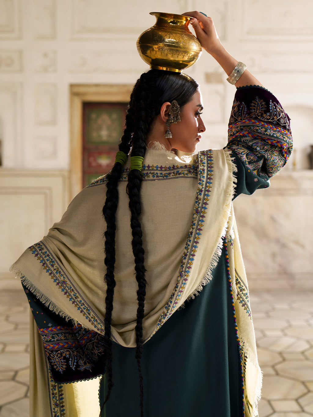 BIn Ilyas | Gulnar Karandi '26 Winter | 1014 A