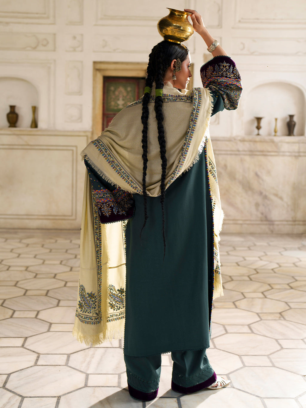 BIn Ilyas | Gulnar Karandi '26 Winter | 1014 A