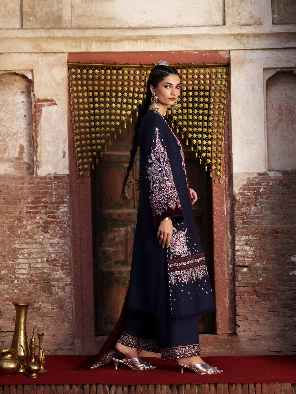 BIn Ilyas | Gulnar Karandi '26 Winter | 1014 B