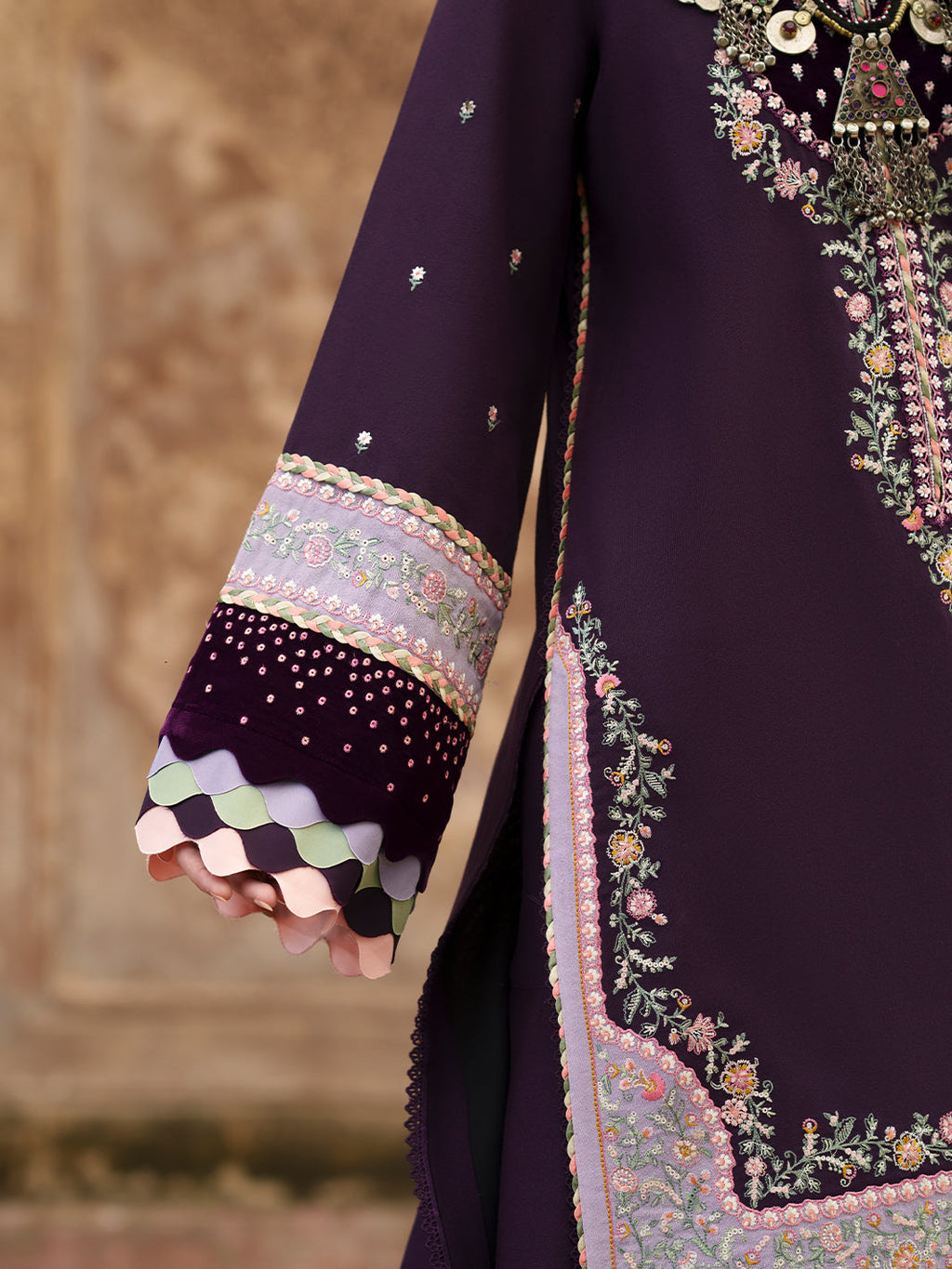 BIn Ilyas | Gulnar Karandi '26 Winter | 1016 B