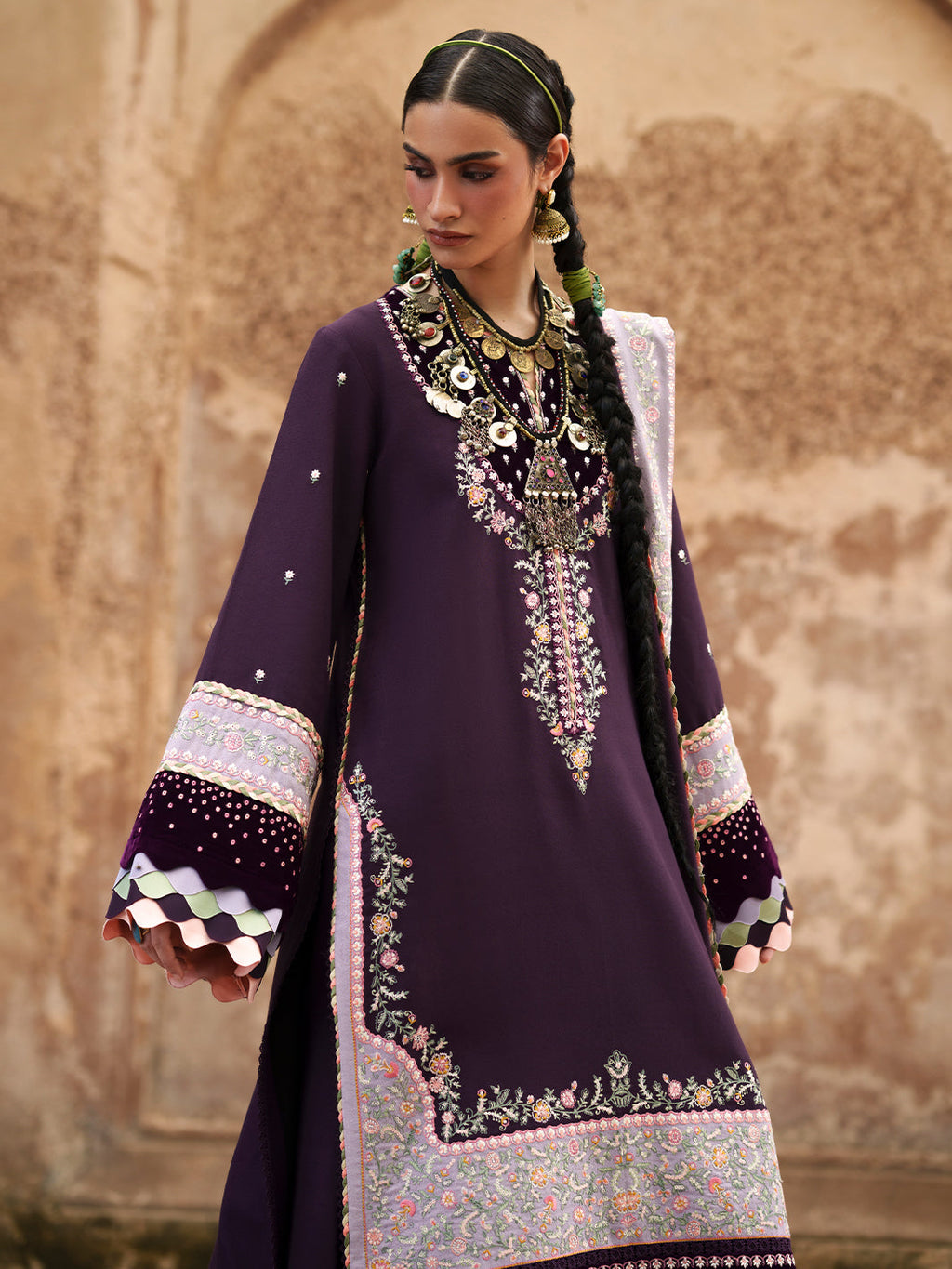 BIn Ilyas | Gulnar Karandi '26 Winter | 1016 B