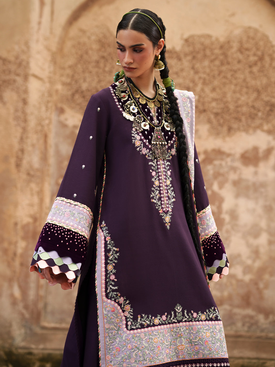 BIn Ilyas | Gulnar Karandi '26 Winter | 1016 B