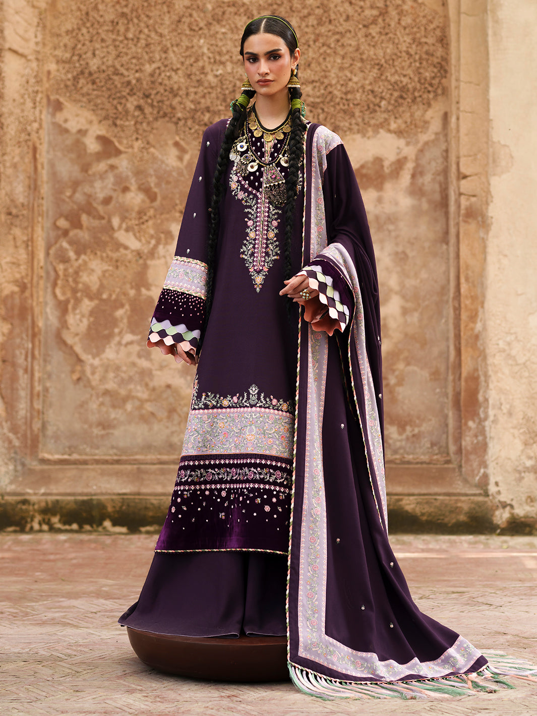 BIn Ilyas | Gulnar Karandi '26 Winter | 1016 B