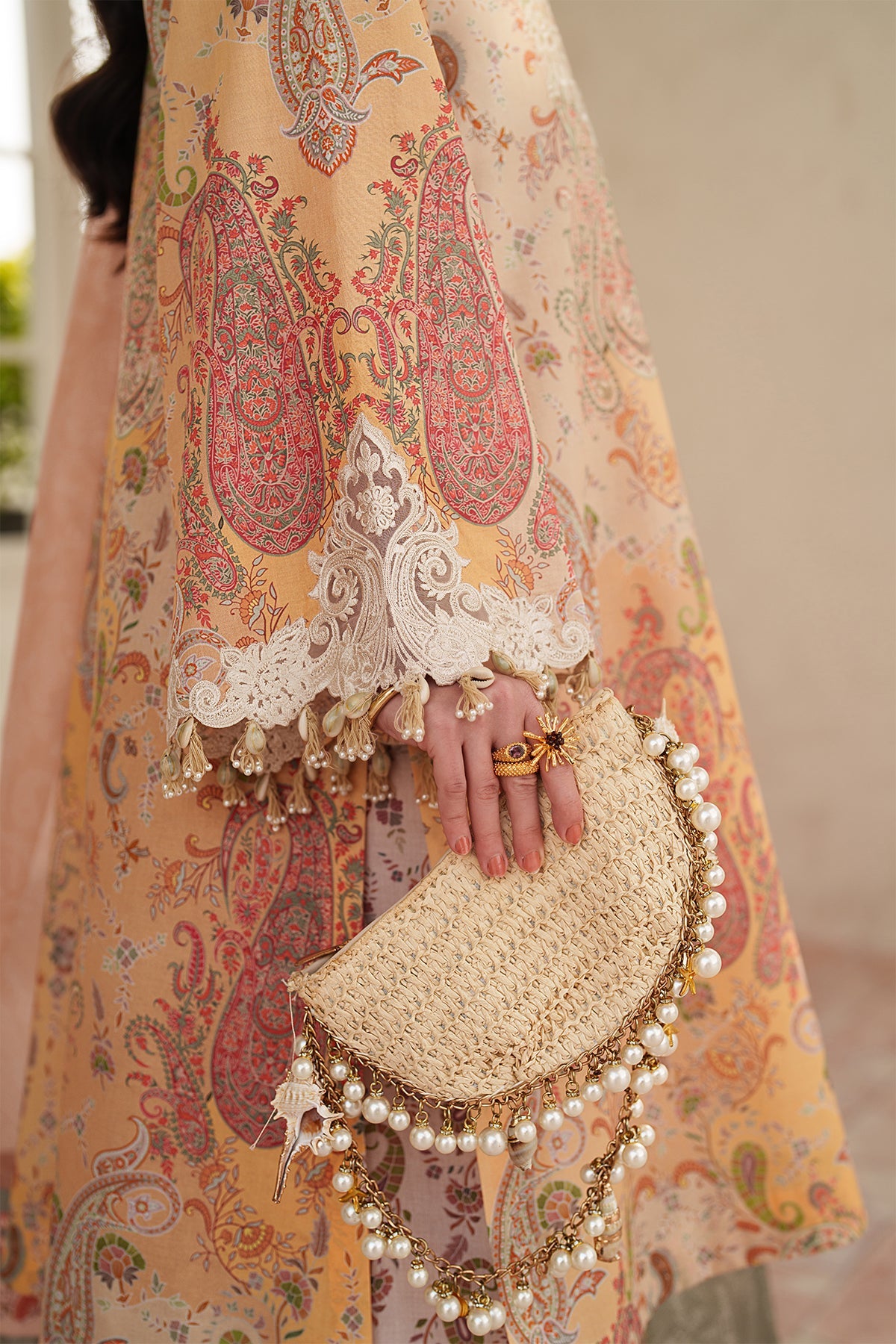 Baroque | Embroidered lawn | UF-4403