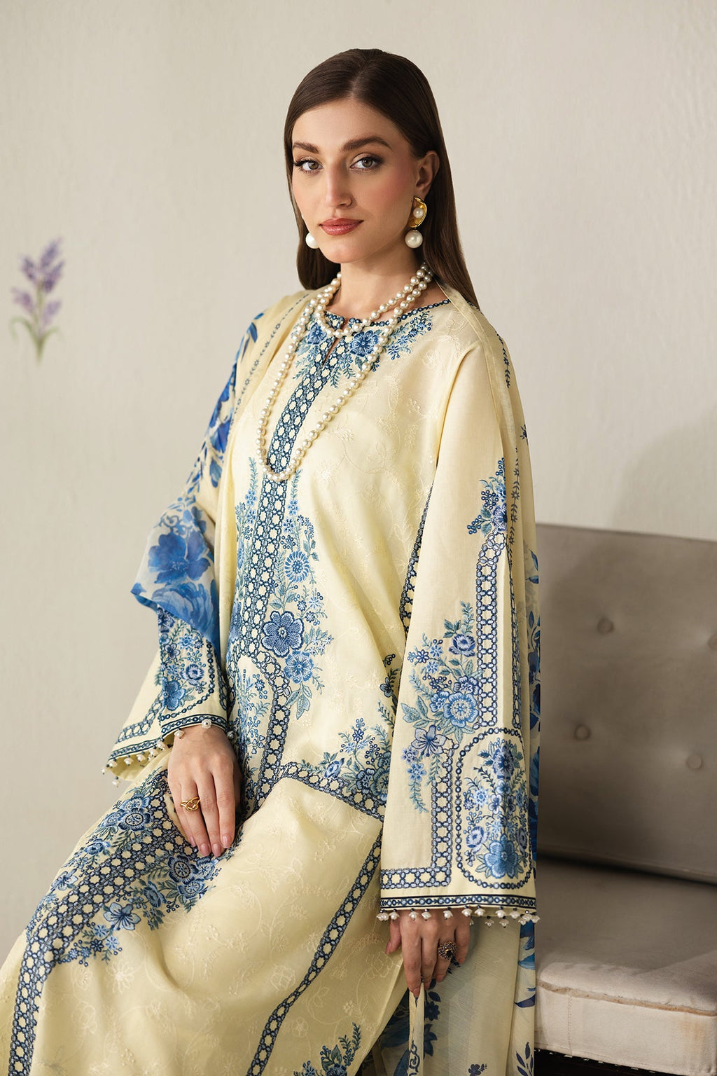 Baroque | Embroidered lawn | UF-4432