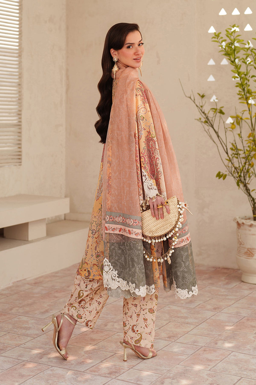 Baroque | Embroidered lawn | UF-4403