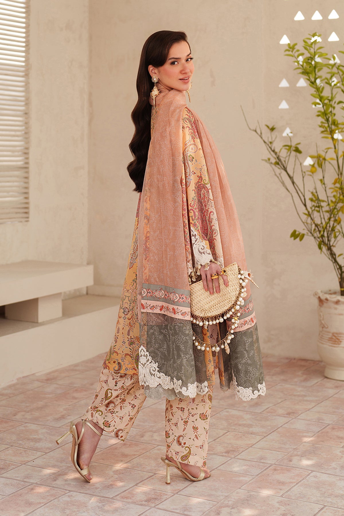 Baroque | Embroidered lawn | UF-4403