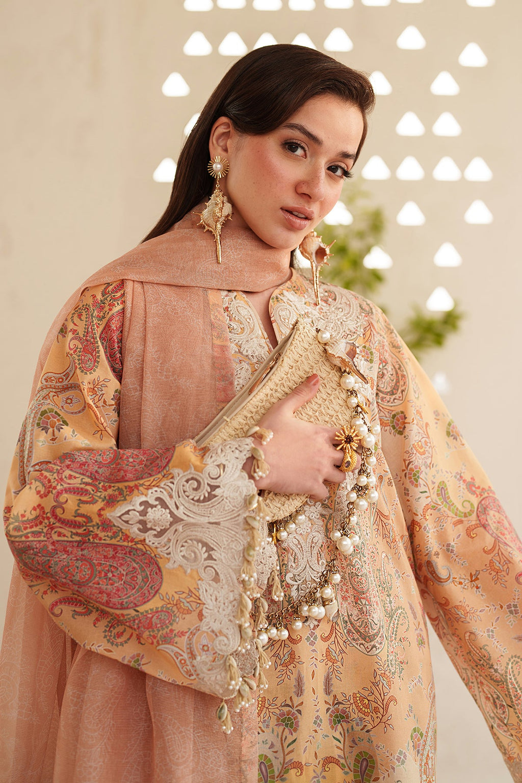Baroque | Embroidered lawn | UF-4403