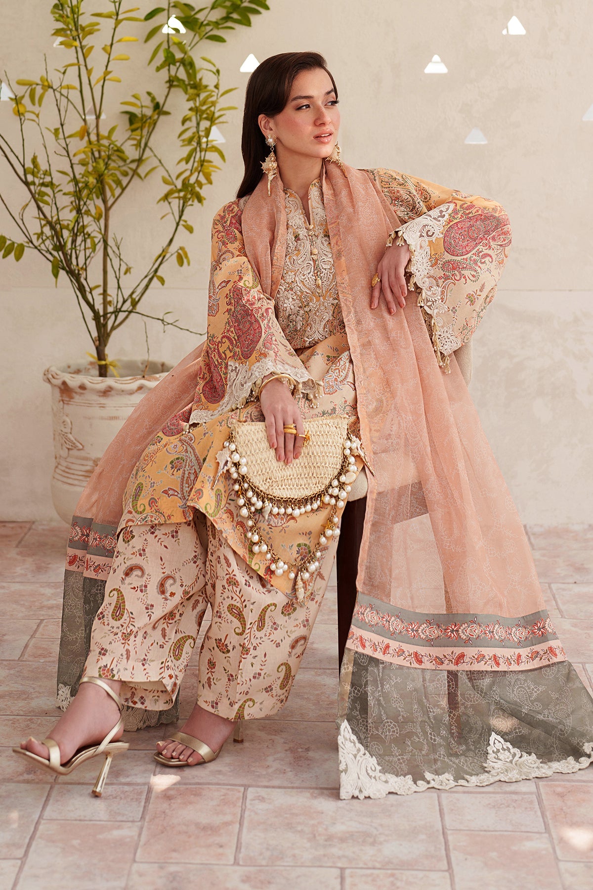Baroque | Embroidered lawn | UF-4403