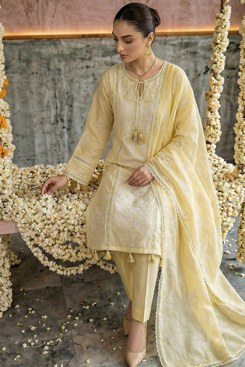 Noor E Fajar | Saira Luxury Lawn | NF-1556