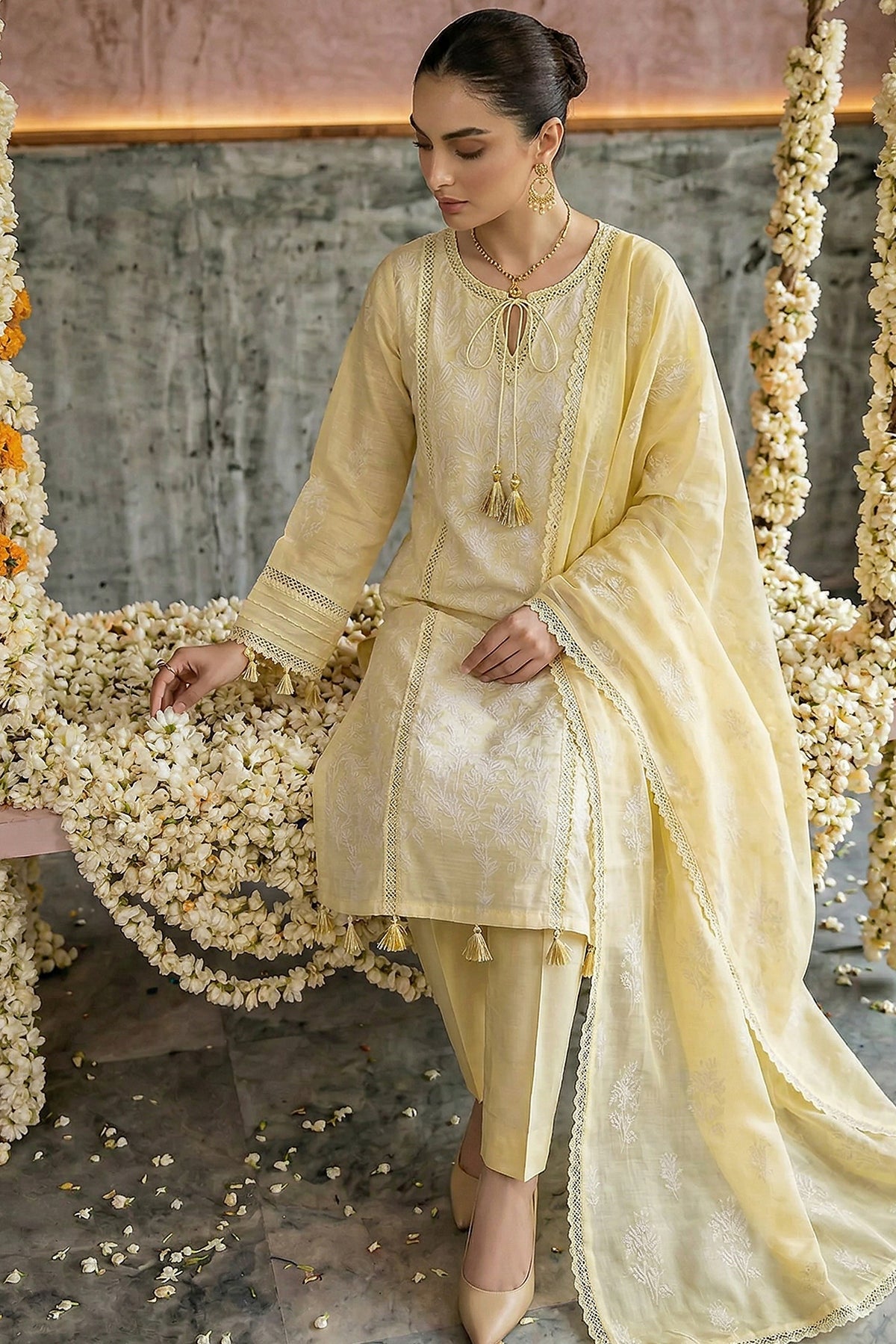 Noor E Fajar | Saira Luxury Lawn | NF-1556