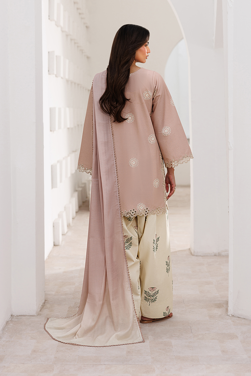 Iznik | Printed Lawn | UE-640