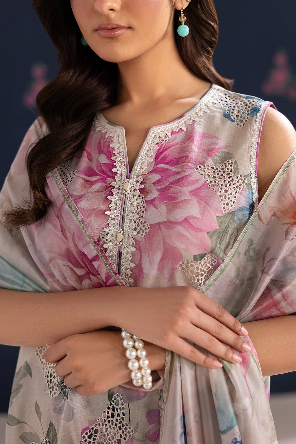 Baroque | Embroidered lawn | UF-4458