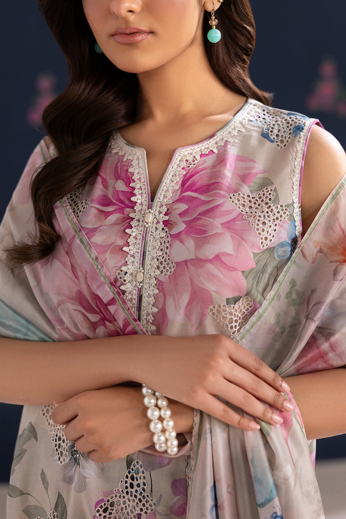 Baroque | Embroidered lawn | UF-4458