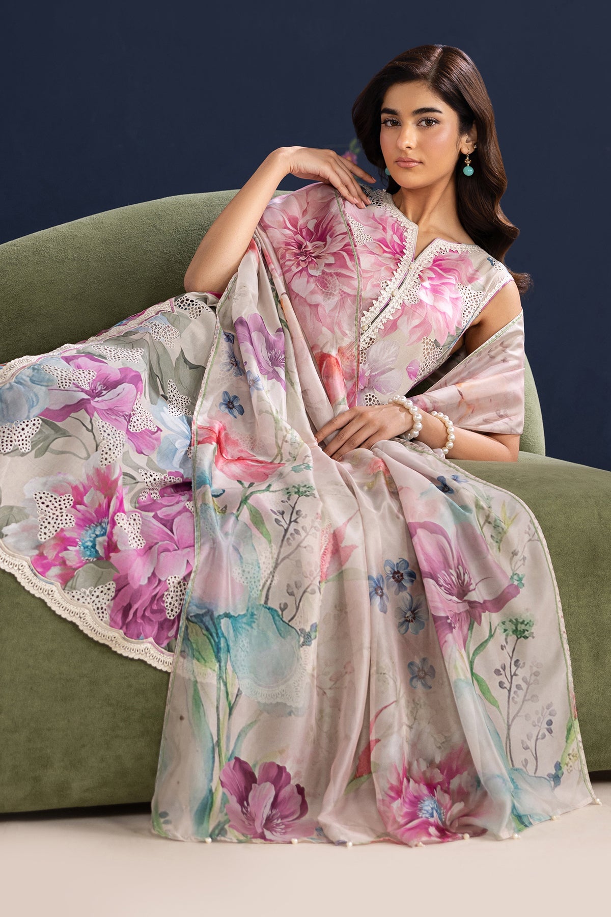 Baroque | Embroidered lawn | UF-4458