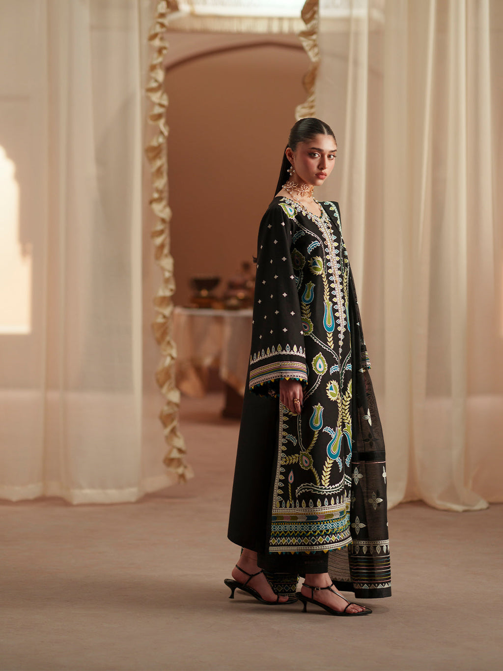 Bin ILyas | Mashriq Luxury Lawn '26 | D-118-B