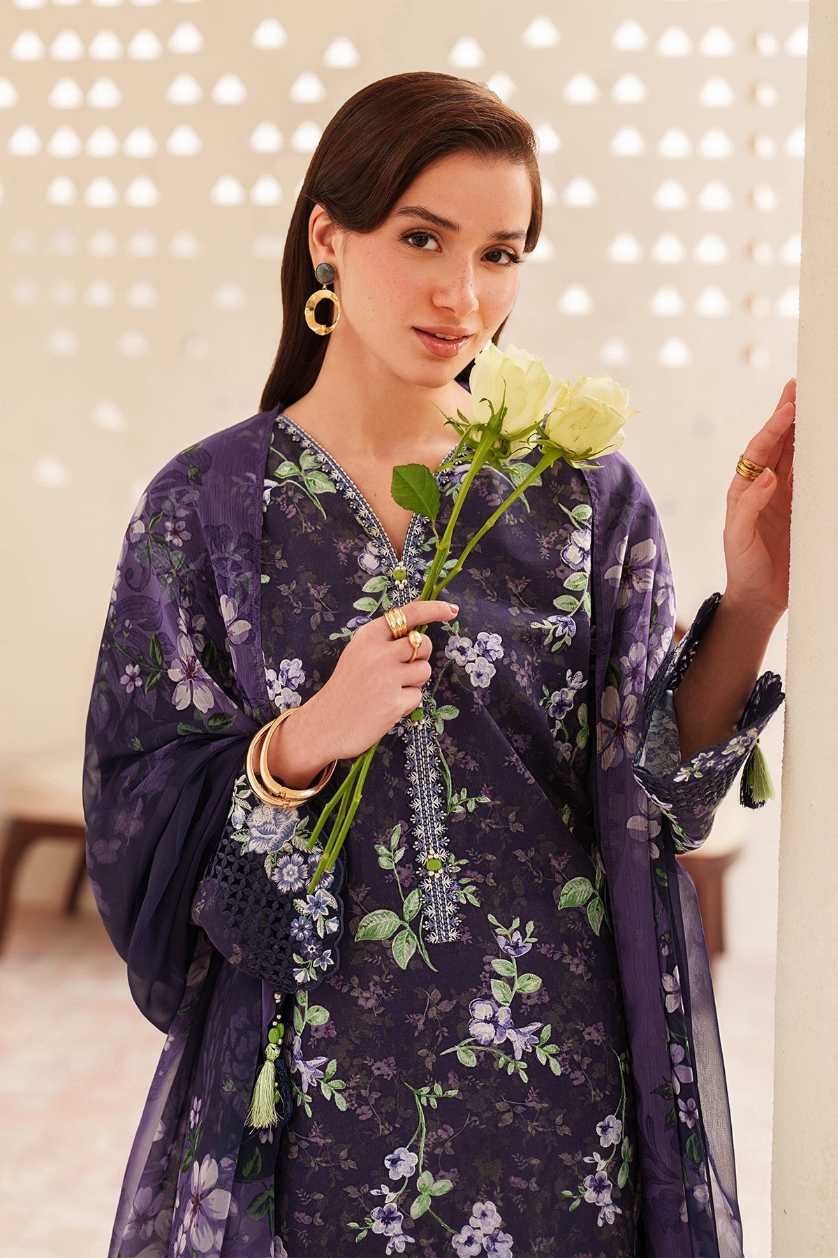 Baroque | Embroidered lawn | UF-4405