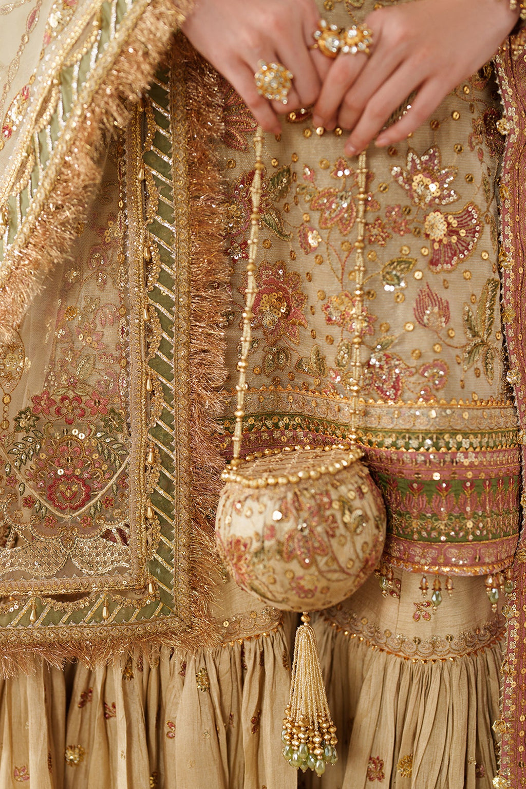 Baroque | EMBROIDERED NET | CH14-02