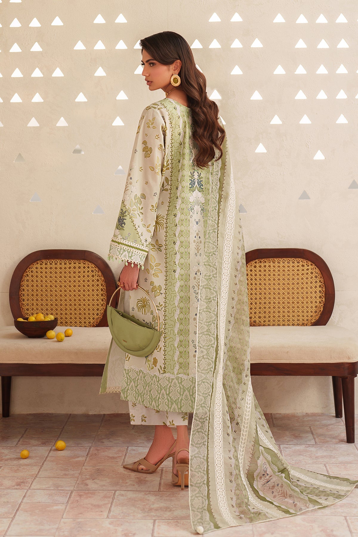 Baroque | Embroidered lawn | UF-4406
