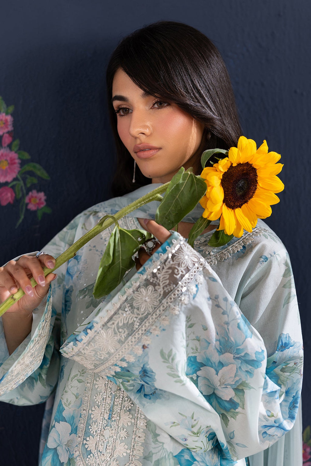 Baroque | Embroidered lawn | UF-4461